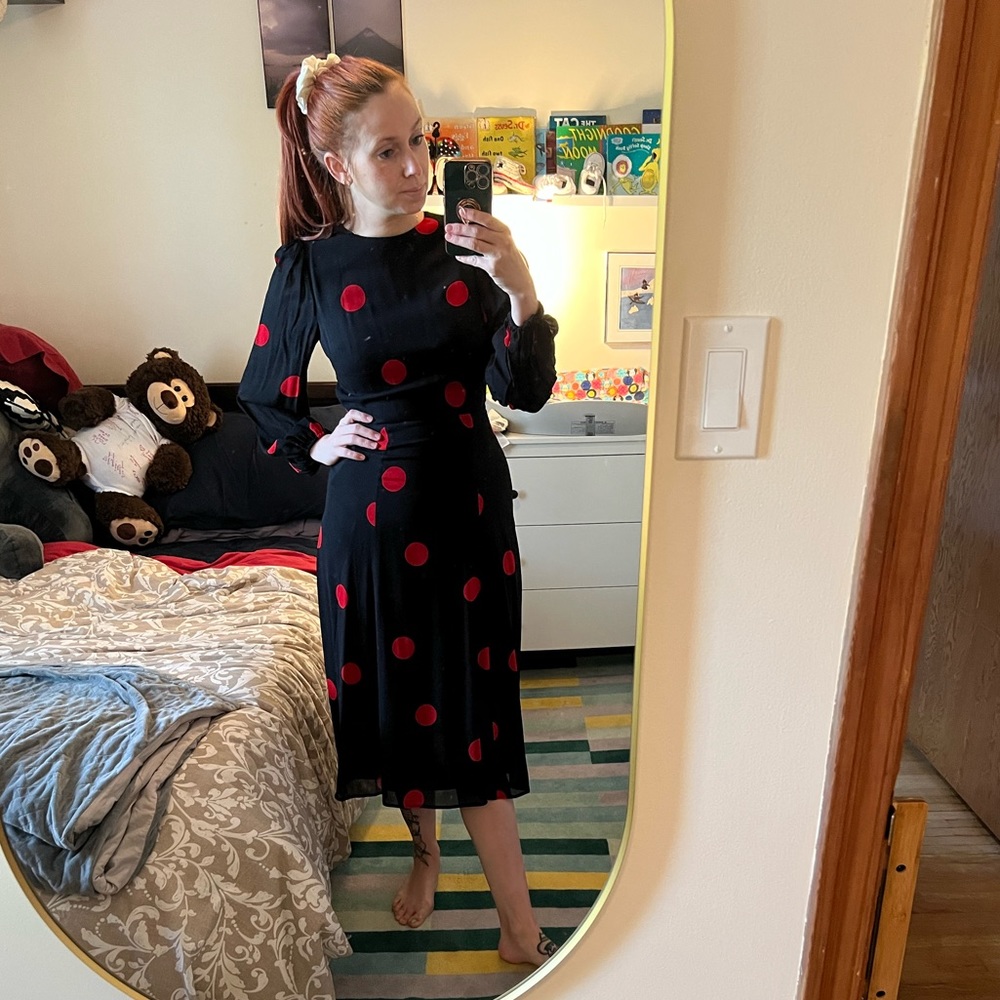 NWT. Reformation Luanne dress black with red polka dots